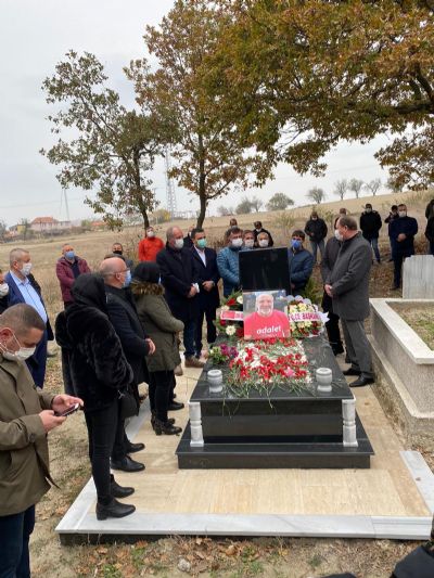 CHP Edirne milletvekili Erdin Bircan’ı mezarı başında sevenleri ile beraber andık