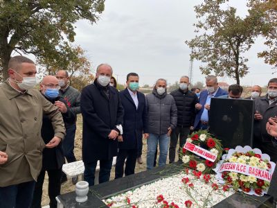 CHP Edirne milletvekili Erdin Bircan’ı mezarı başında sevenleri ile beraber andık