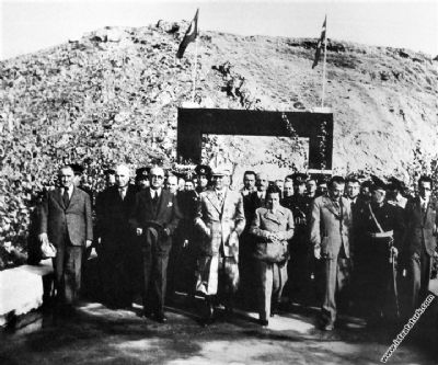 Türkiye Cumhuriyeti Devleti`ne başkaldıran, askerlerimizi şehit eden Seyit Rıza idam edildi